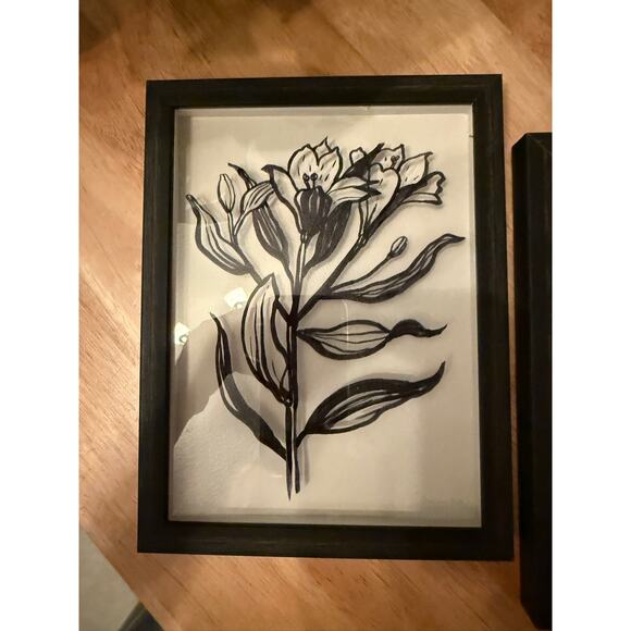 Set of 2 floral sketch framed art, elegant black frame, minimalist boho art - Picture 4 of 9